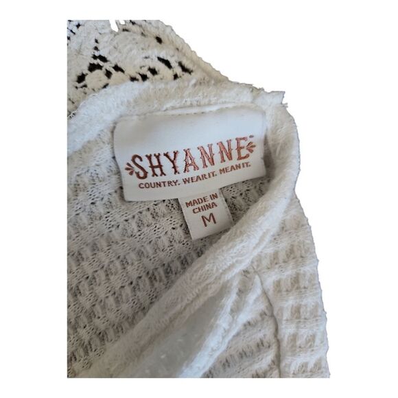Shyanne White Waffle Knit Lace Trimmed Top Size M - Picture 3 of 3